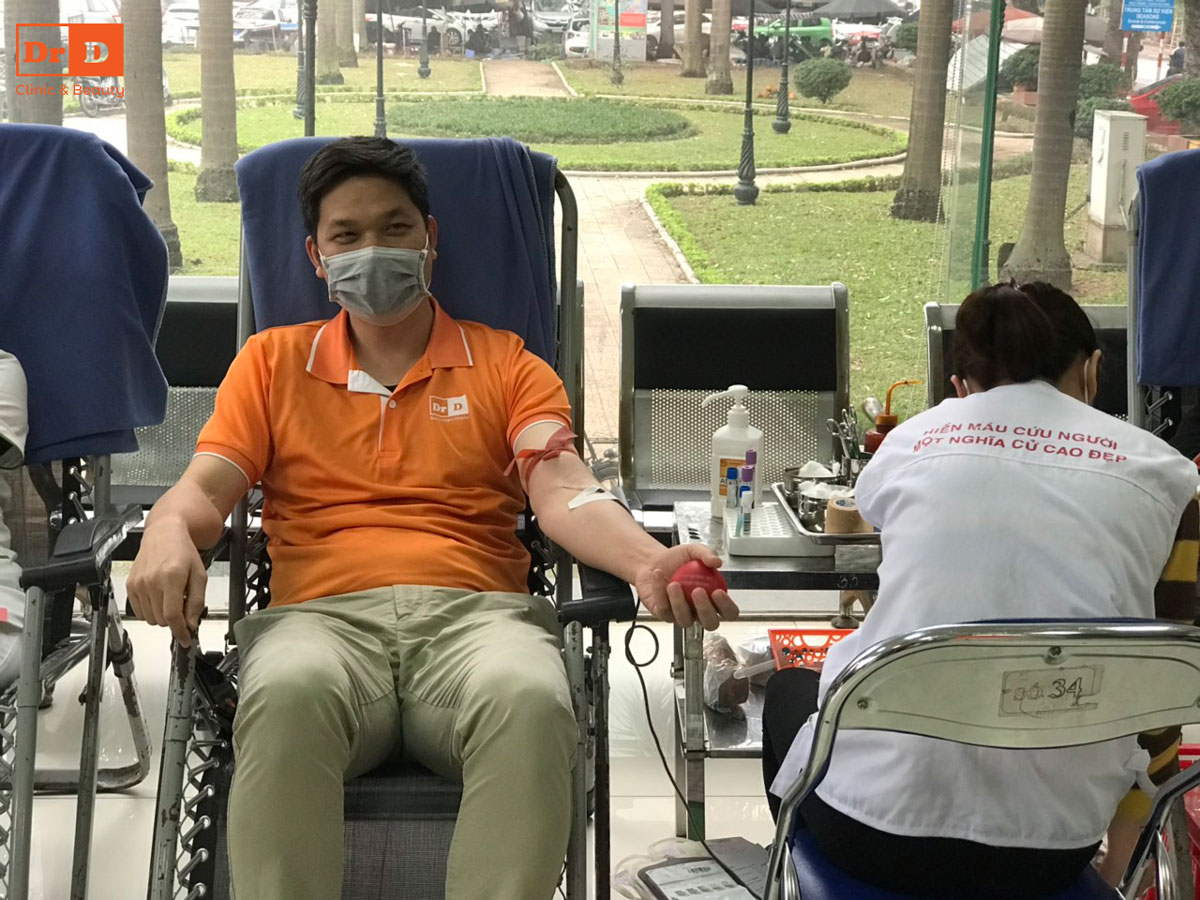 Bác sĩ Lê Hữu Điền - Đầu tàu gương mẫu đi hiến máu
