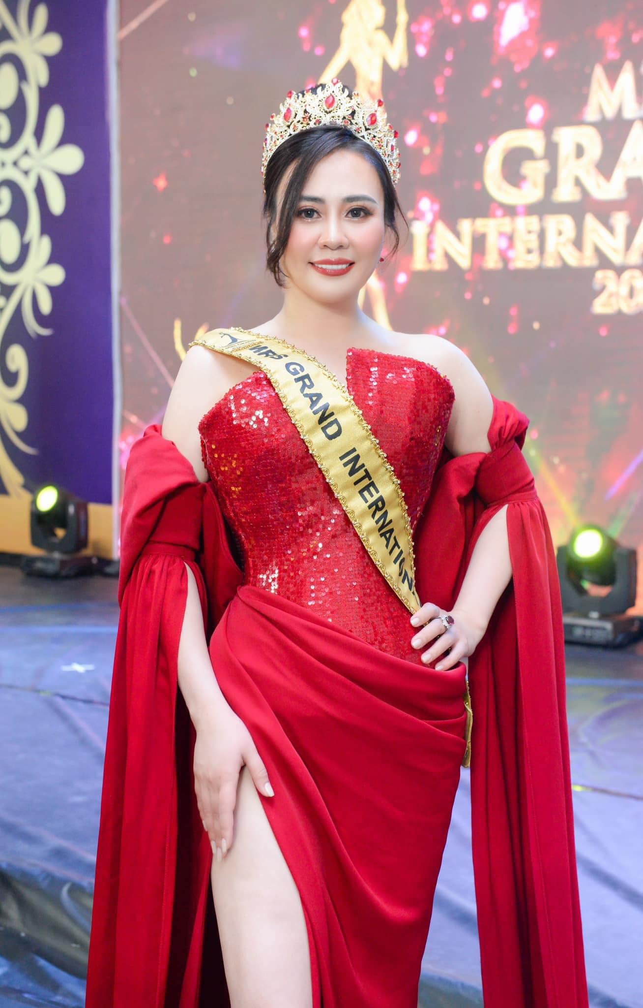 Hoa hậu Quý bà Hòa bình Quốc tế 2022 Phan Kim Oanh 